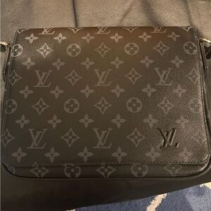 Louis Vuitton Black Interior Label